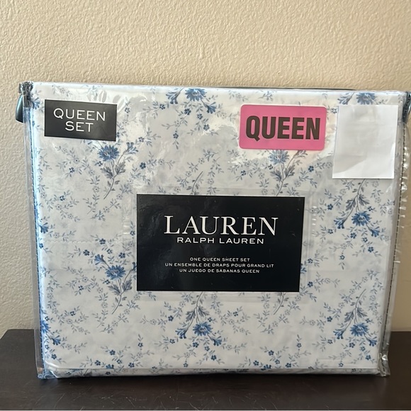 Ralph Lauren | Bedding | Ralph Lauren Floral Dark Blue On White Cotton